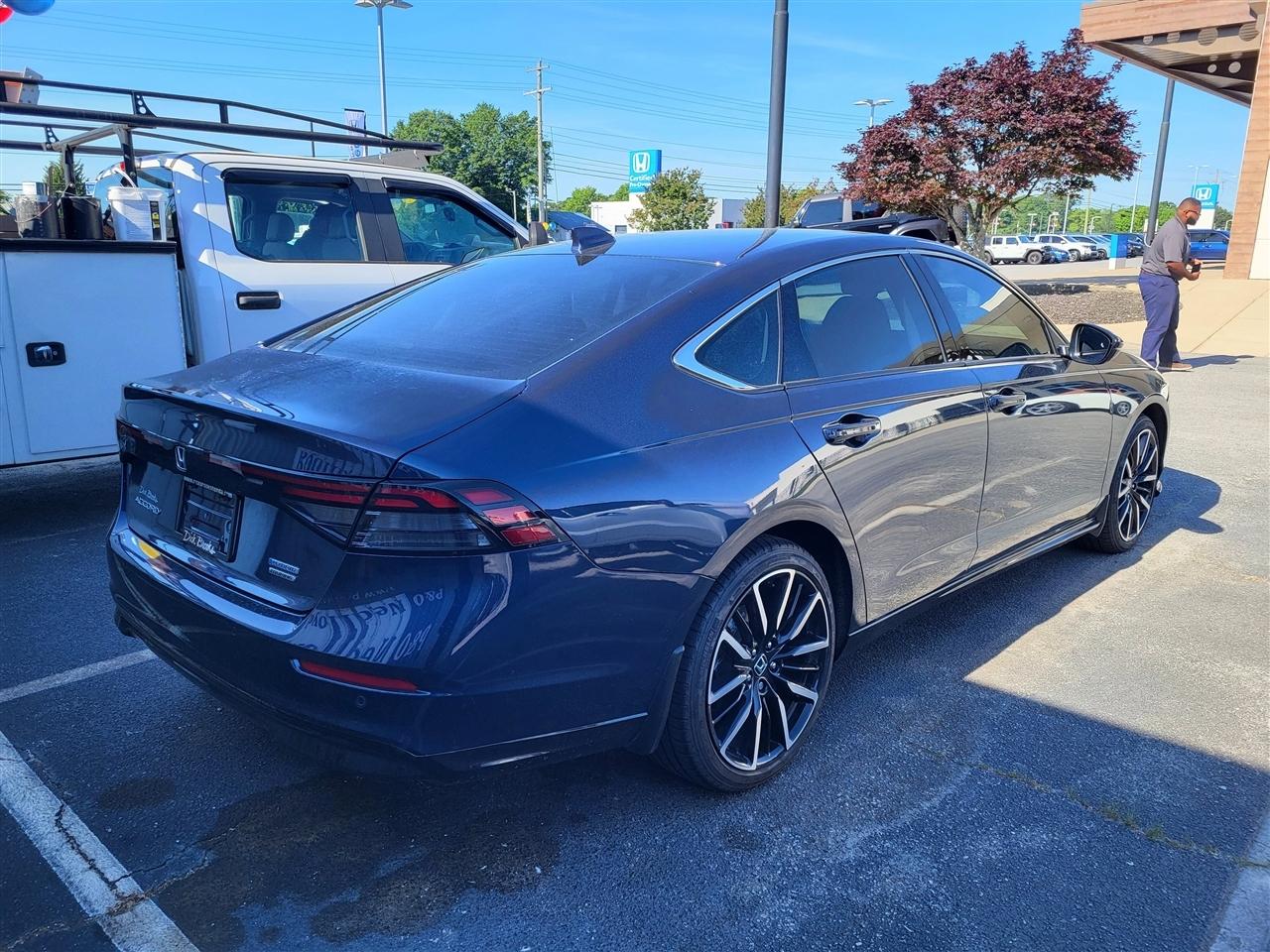 Honda Accord Touring Hybrid 2025
