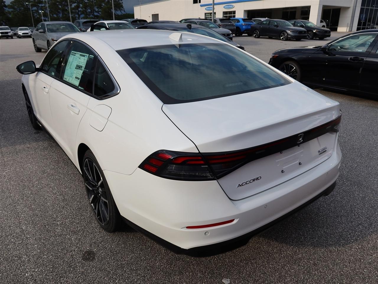 Honda Accord Touring Hybrid 2026
