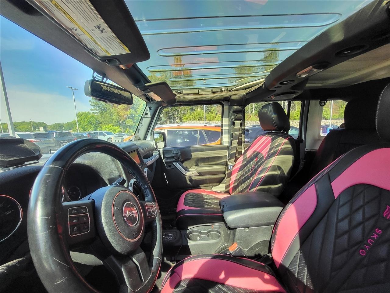 Jeep Wrangler Unlimited Sahara 4WD 2014