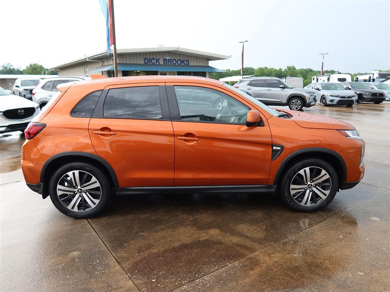 Mitsubishi Outlander Sport 2.0 ES 4WD 2024