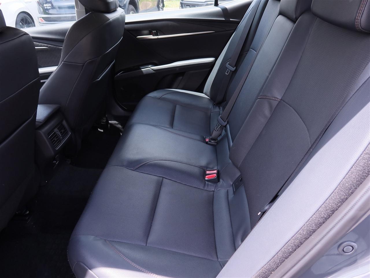 Toyota Camry Hybrid XLE 2025