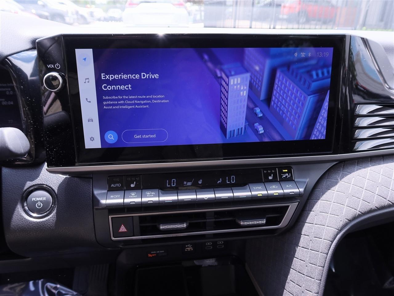 Toyota Camry Hybrid XLE 2025