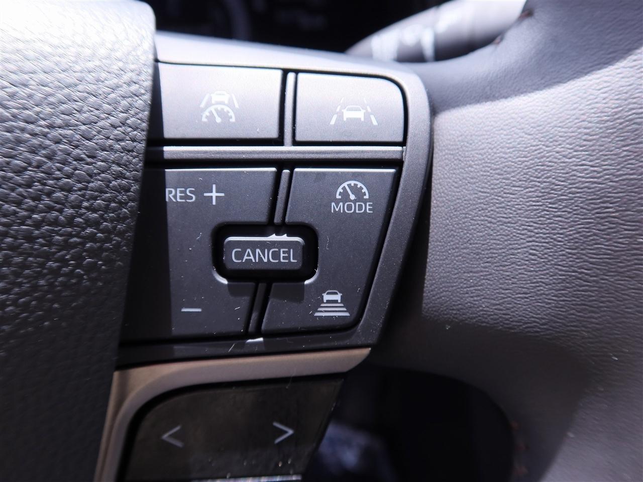 Toyota Camry Hybrid XLE 2025