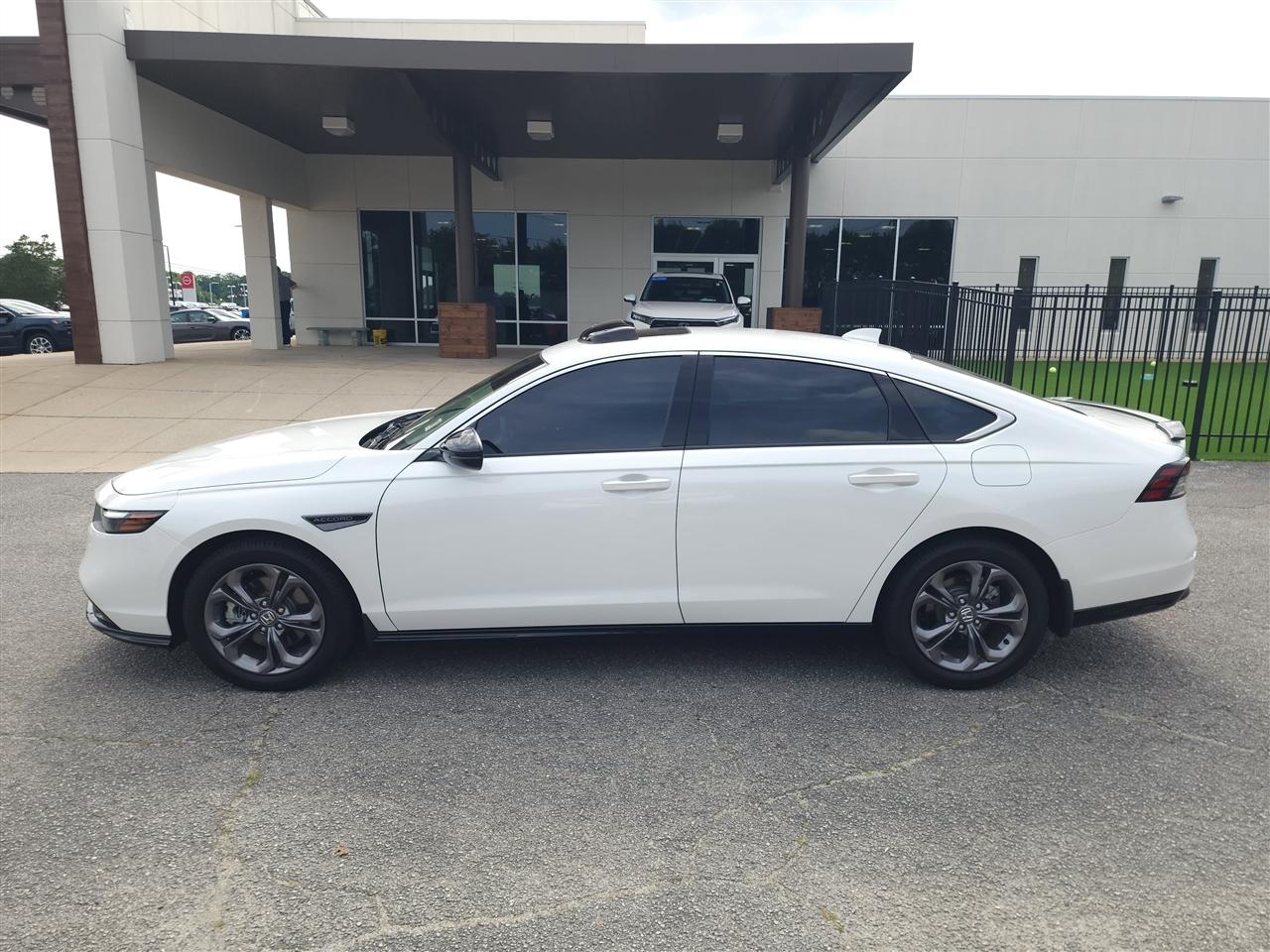Honda Accord EX-L Hybrid 2024