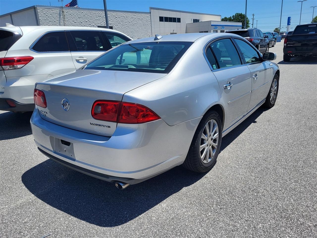 Buick Lucerne CX 2011