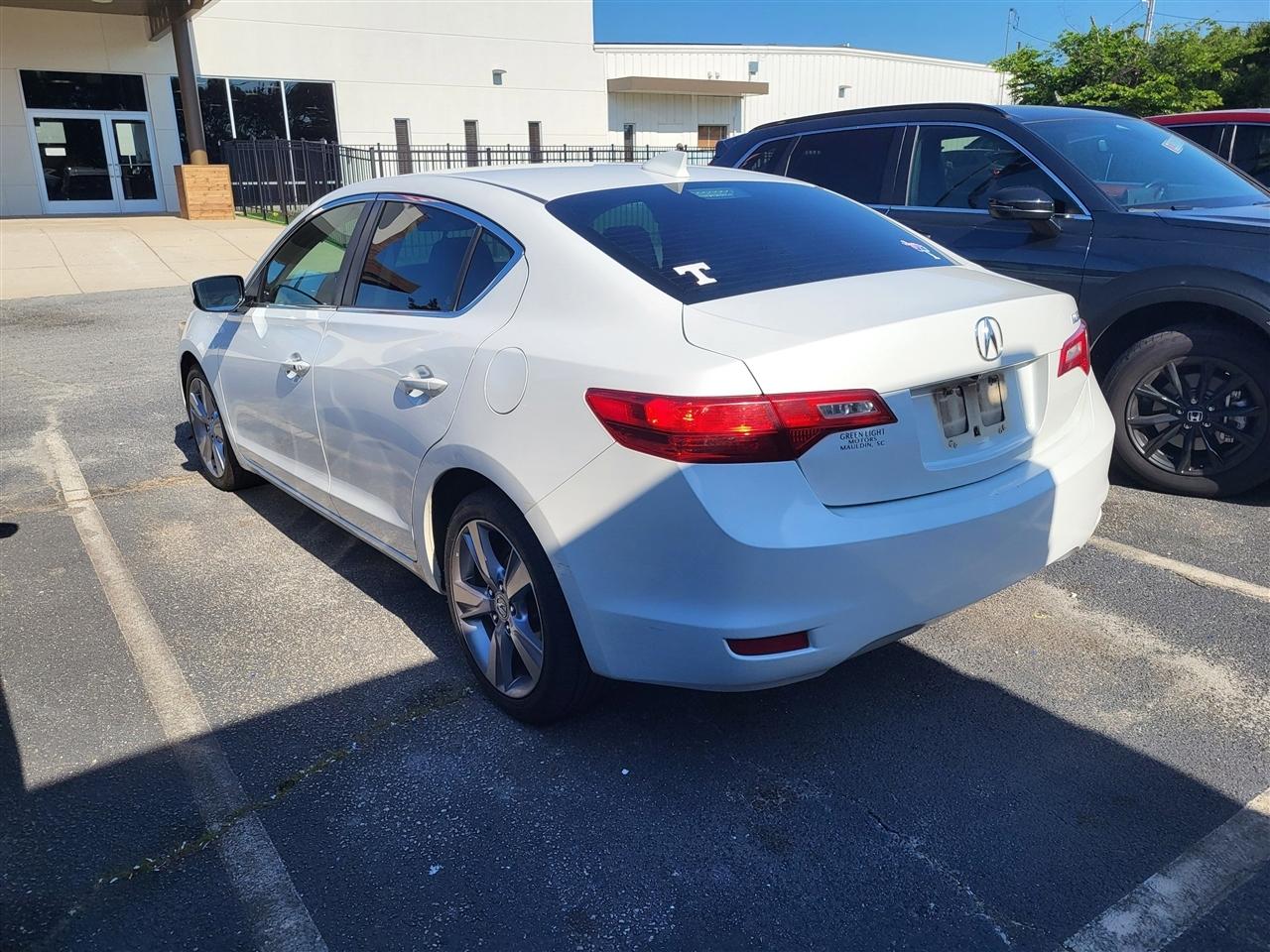 Acura ILX 5-Spd AT 2014