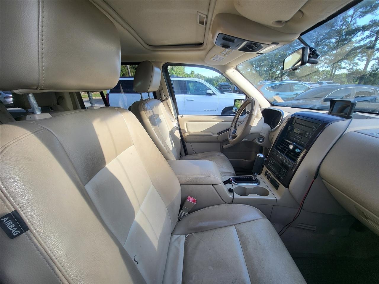 Ford Explorer Limited 4.6L 4WD 2006