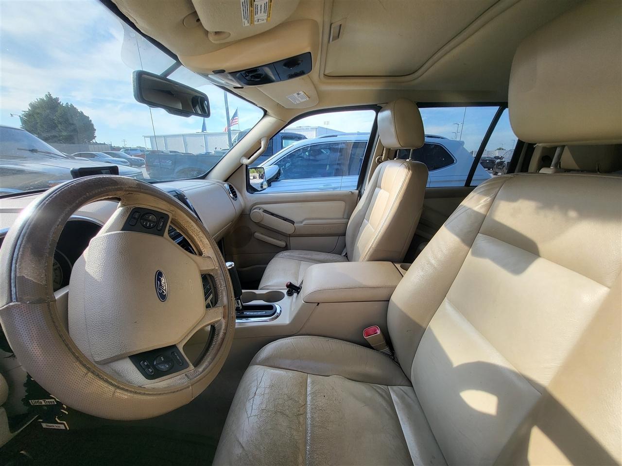 Ford Explorer Limited 4.6L 4WD 2006
