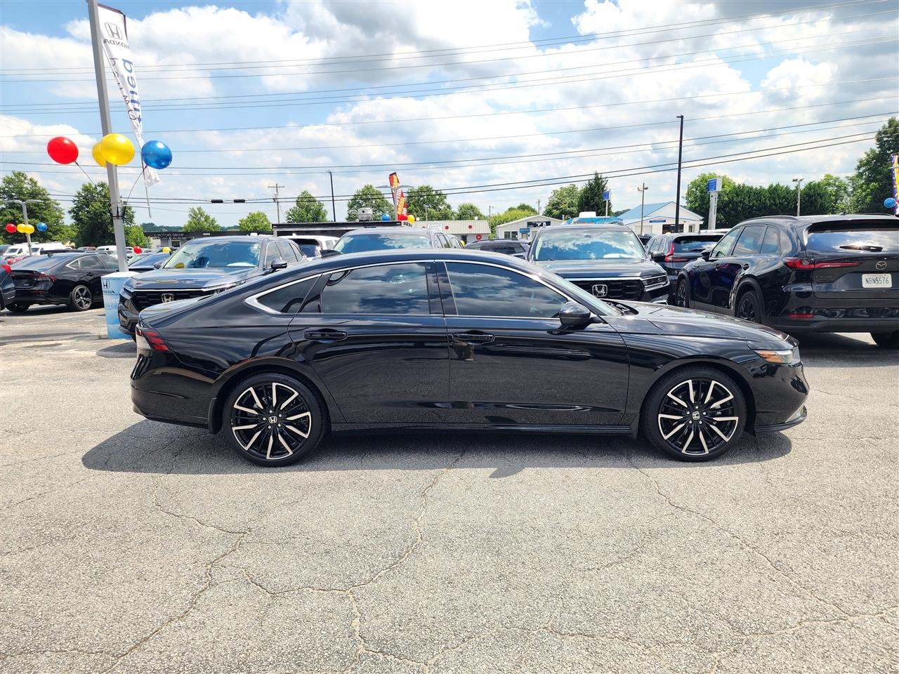 Honda Accord Touring Hybrid 2025