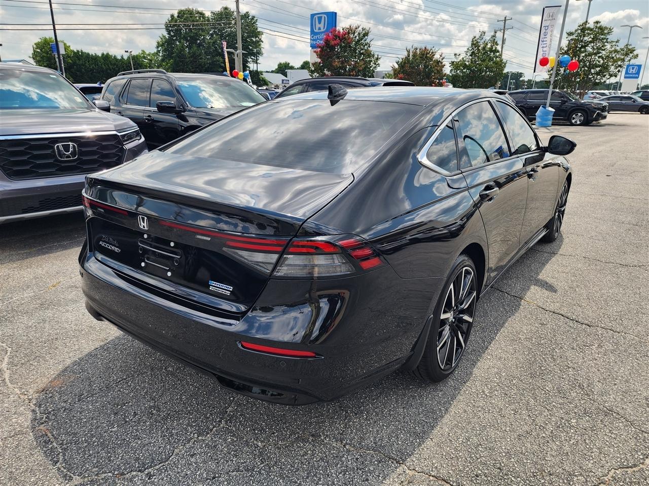 Honda Accord Touring Hybrid 2025