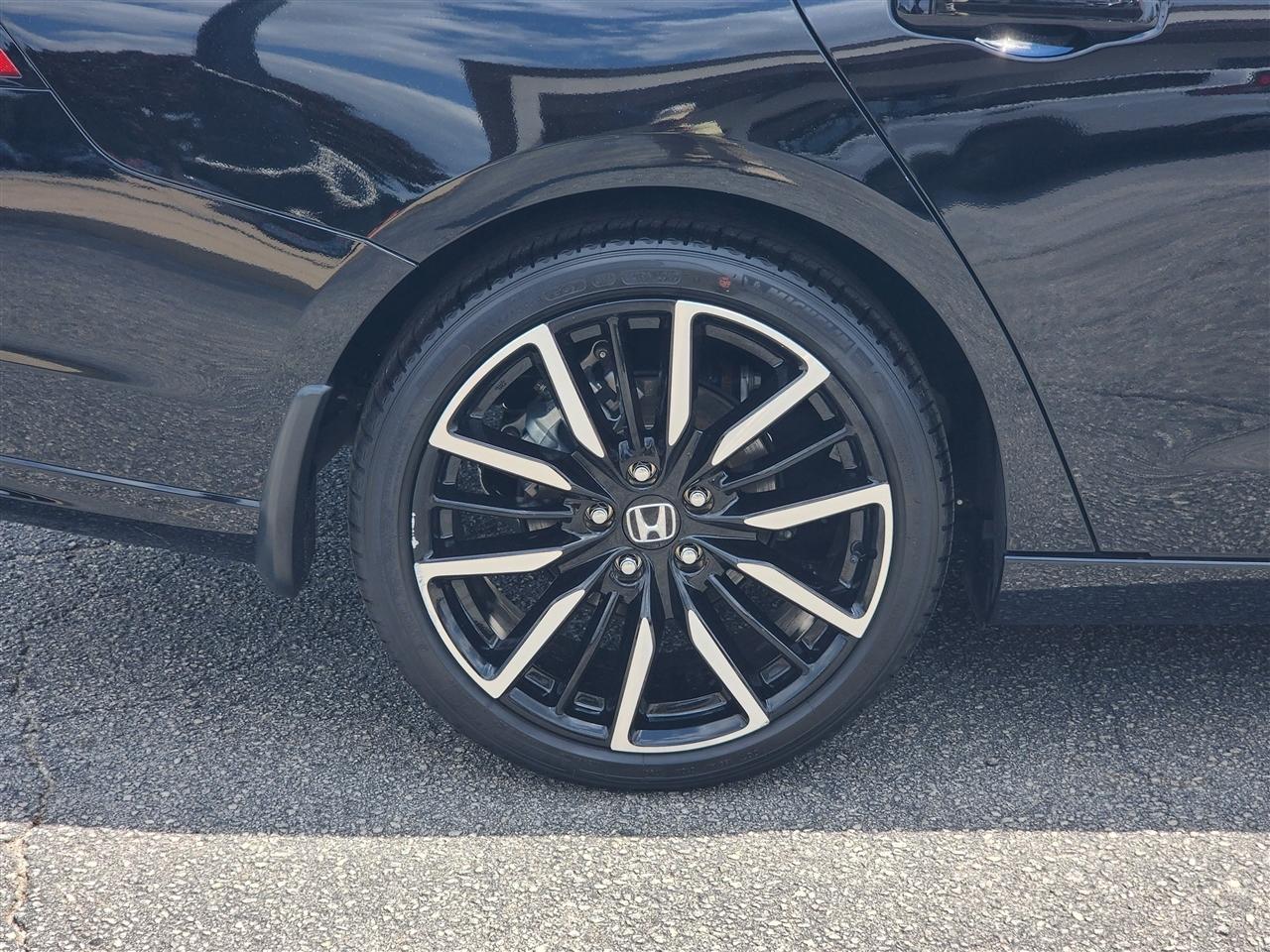 Honda Accord Touring Hybrid 2025