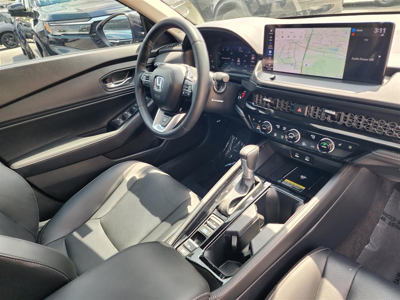 Honda Accord Touring Hybrid 2025