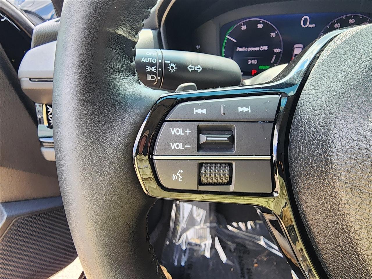 Honda Accord Touring Hybrid 2025