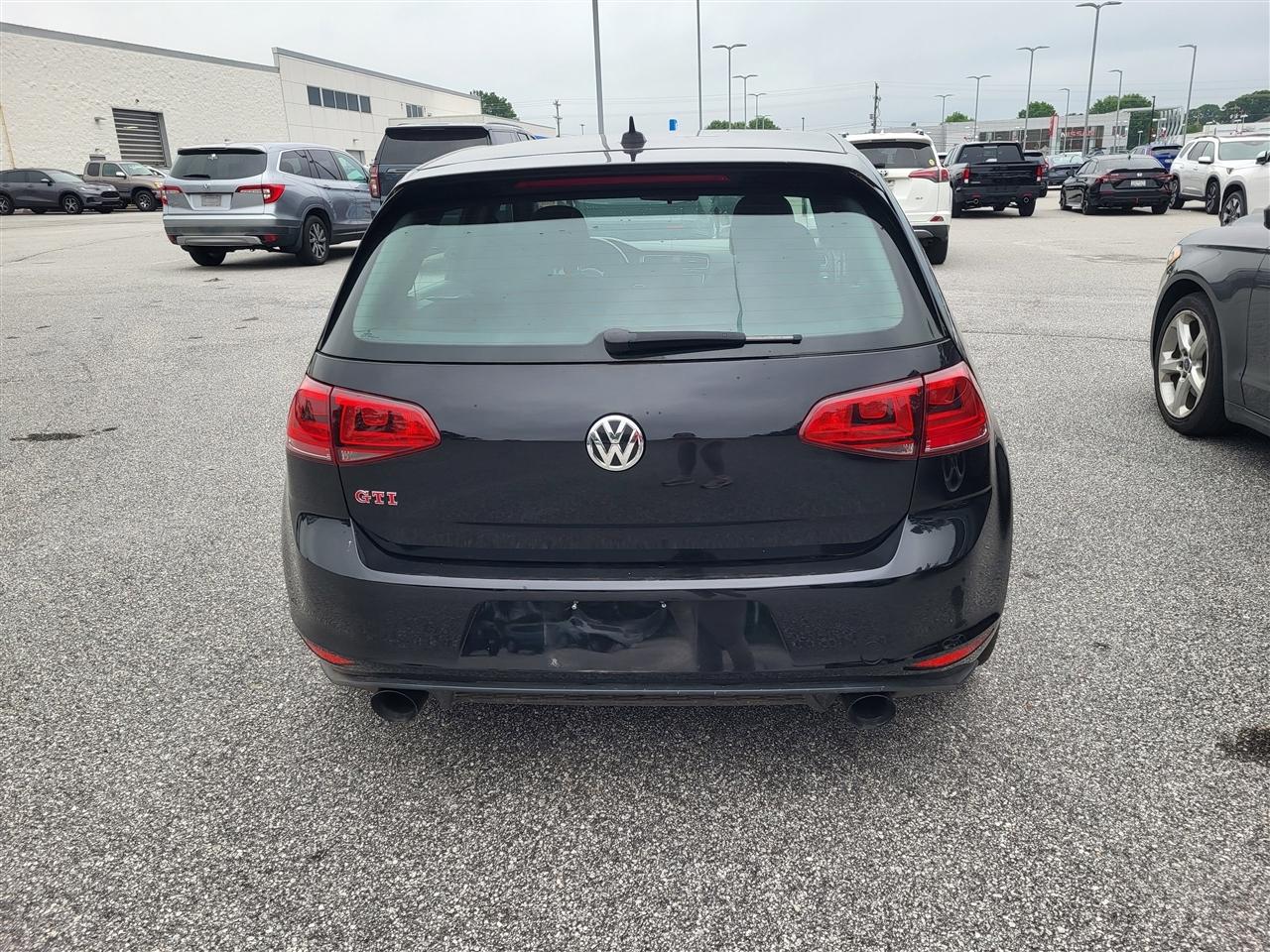 Volkswagen Golf GTI SE 6M 4-Door 2017