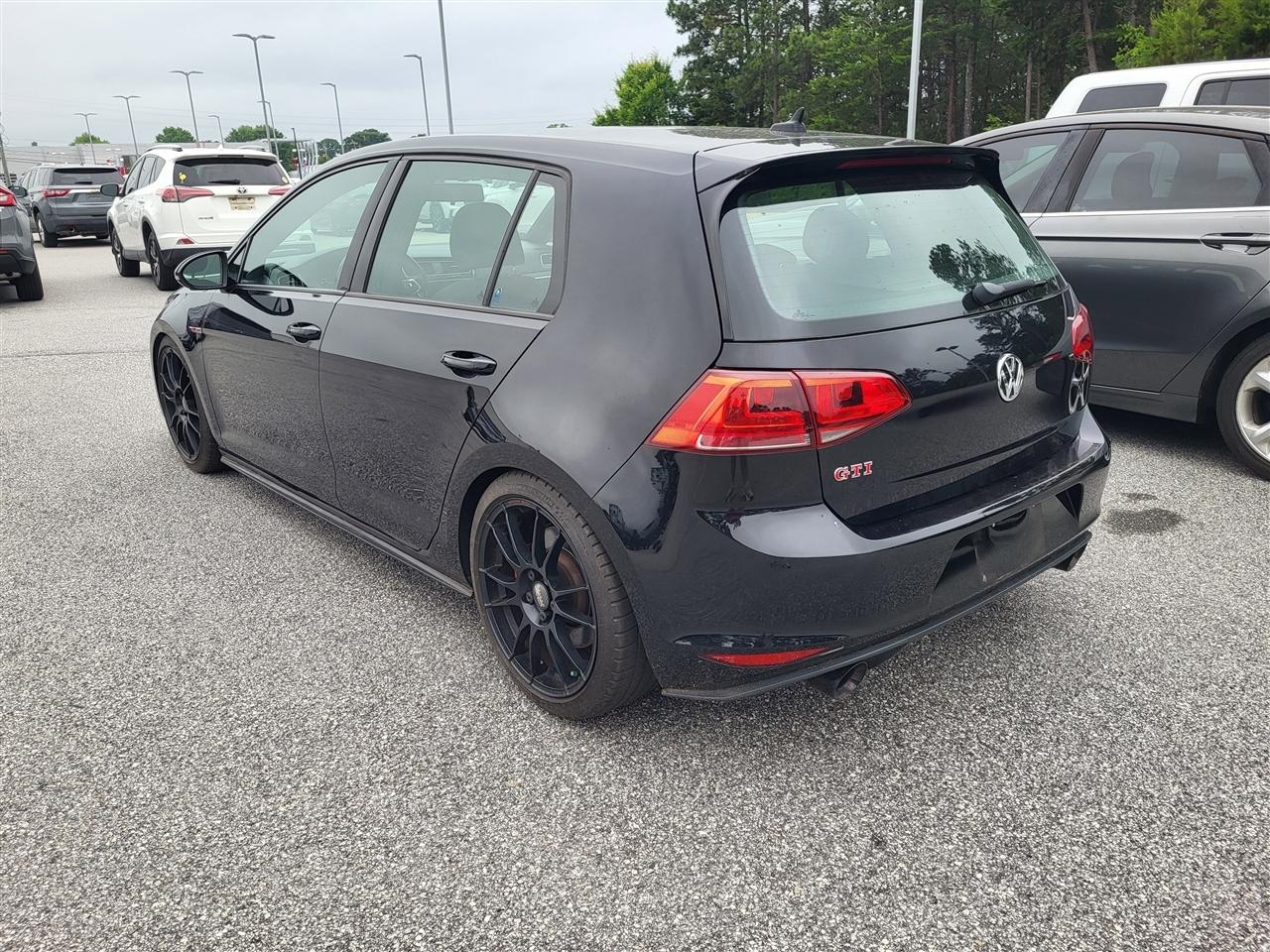 Volkswagen Golf GTI SE 6M 4-Door 2017