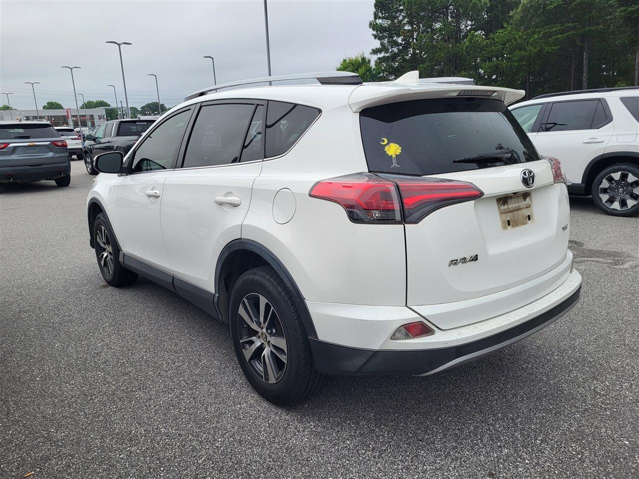 Toyota RAV4 XLE FWD 2017