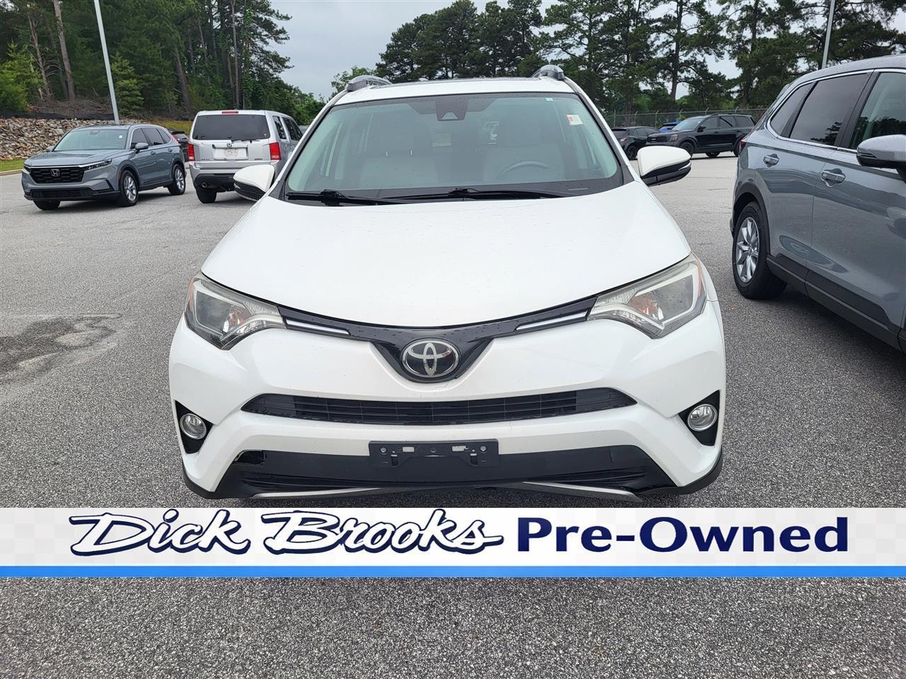 Toyota RAV4 XLE FWD 2017