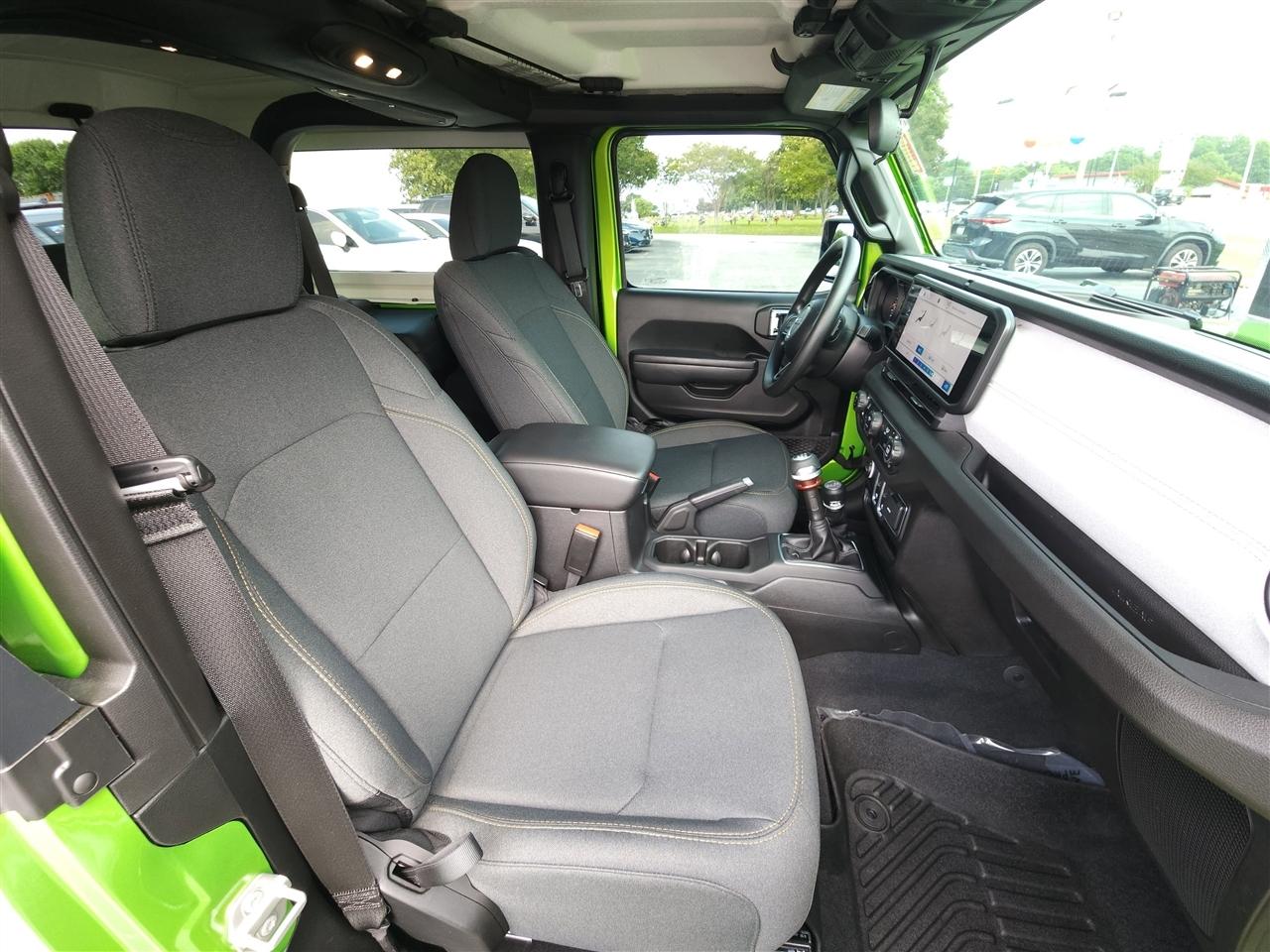 Jeep Wrangler Sport 2025