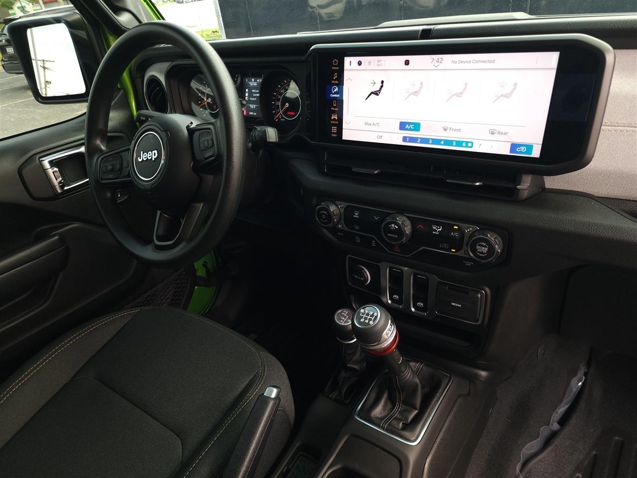 Jeep Wrangler Sport 2025