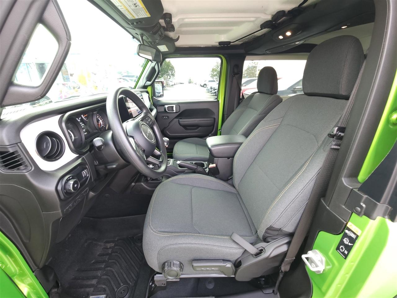 Jeep Wrangler Sport 2025
