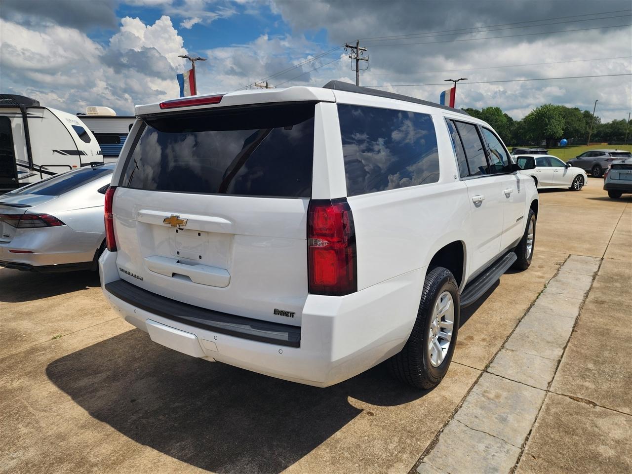 Chevrolet Suburban LT 4WD 2020