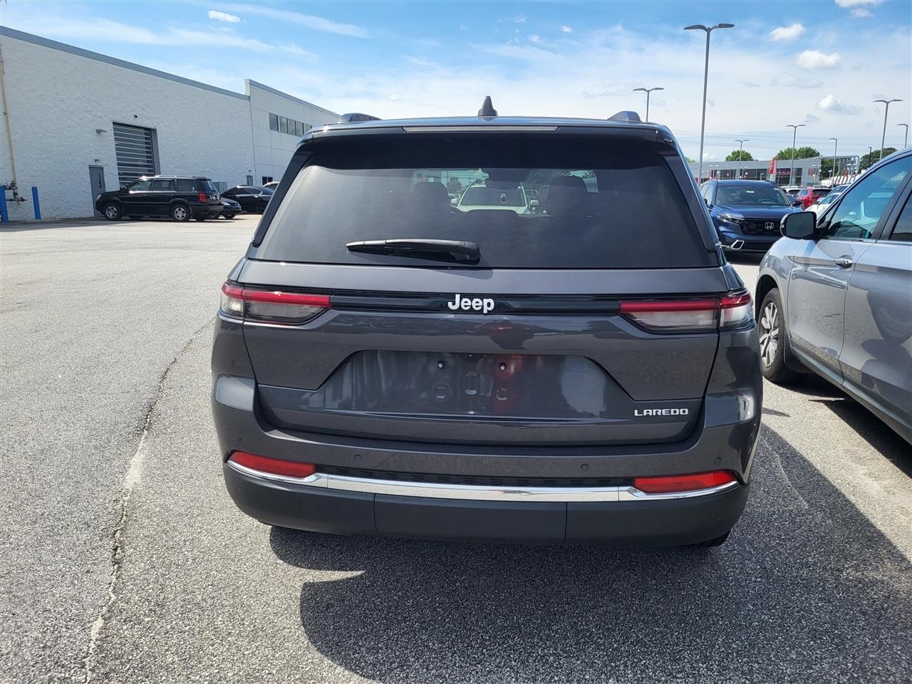 Jeep Grand Cherokee Laredo E 2WD 2024