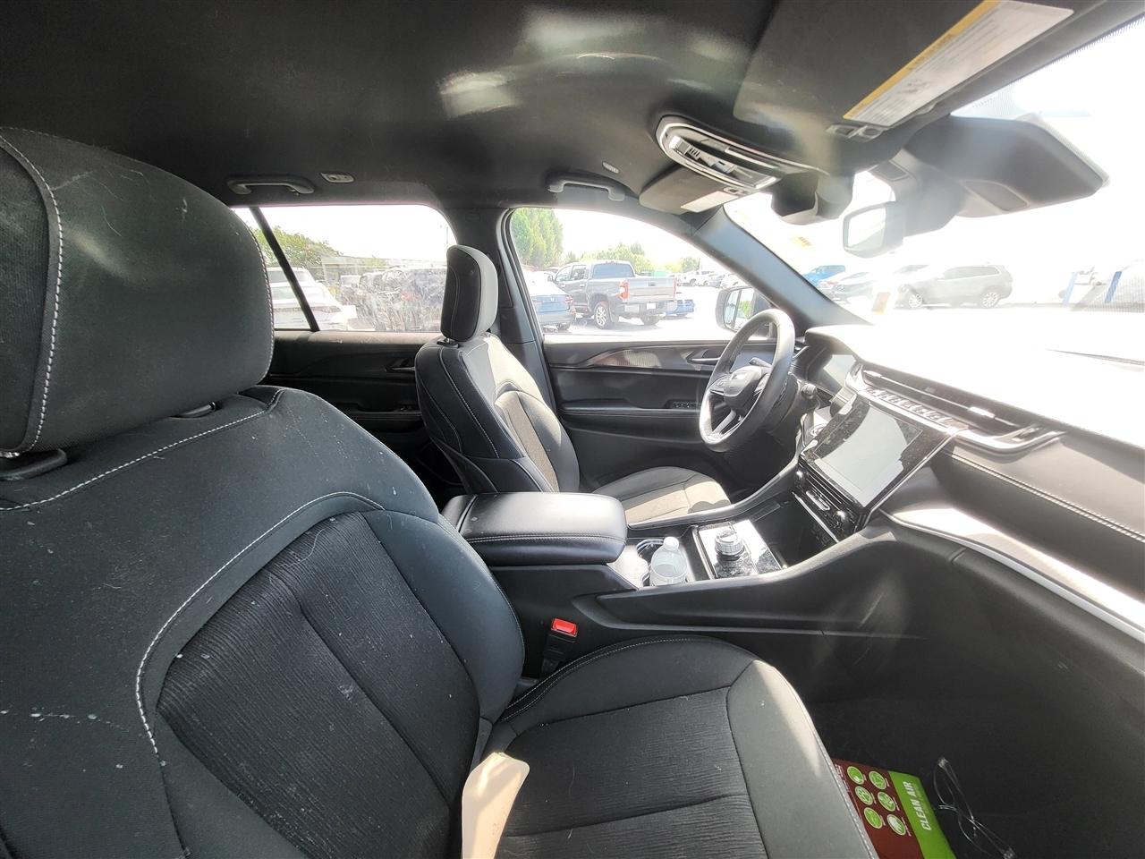 Jeep Grand Cherokee Laredo E 2WD 2024