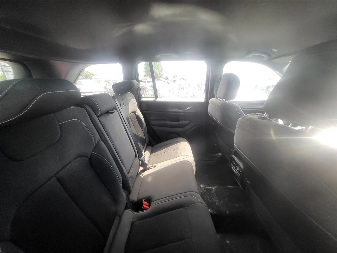 Jeep Grand Cherokee Laredo E 2WD 2024