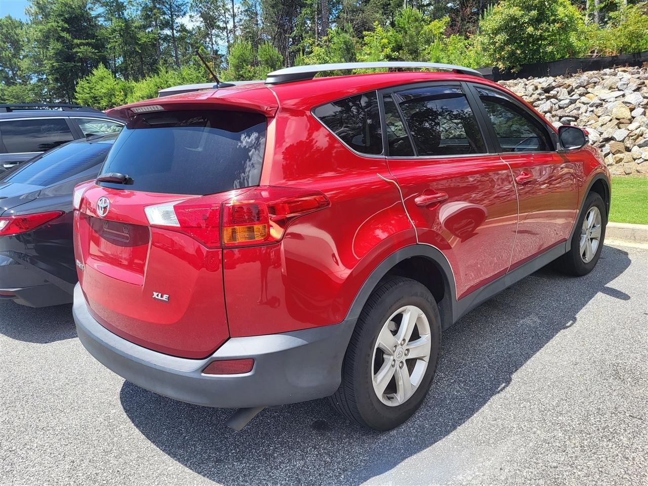 Toyota RAV4 XLE FWD 2014
