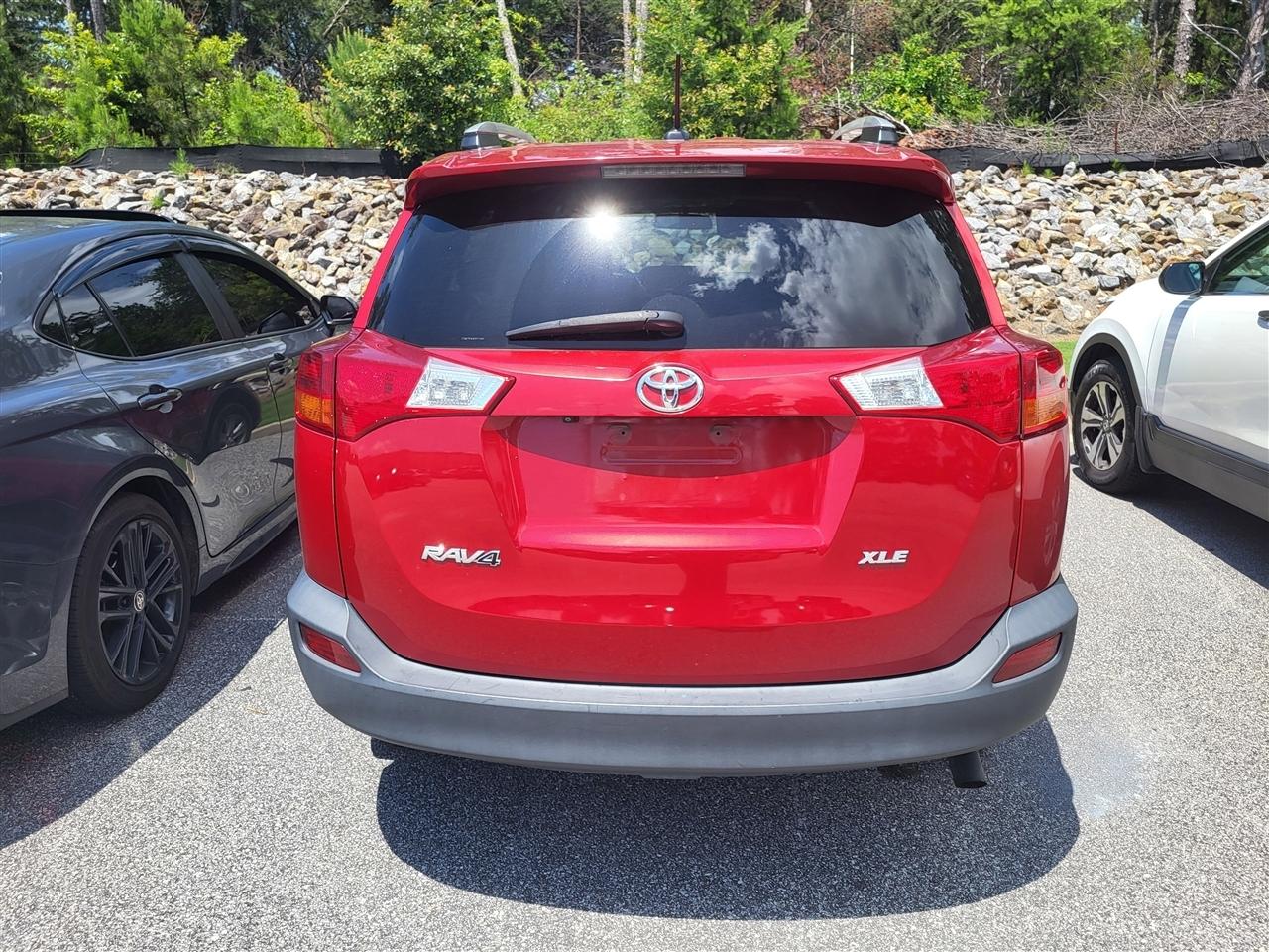 Toyota RAV4 XLE FWD 2014