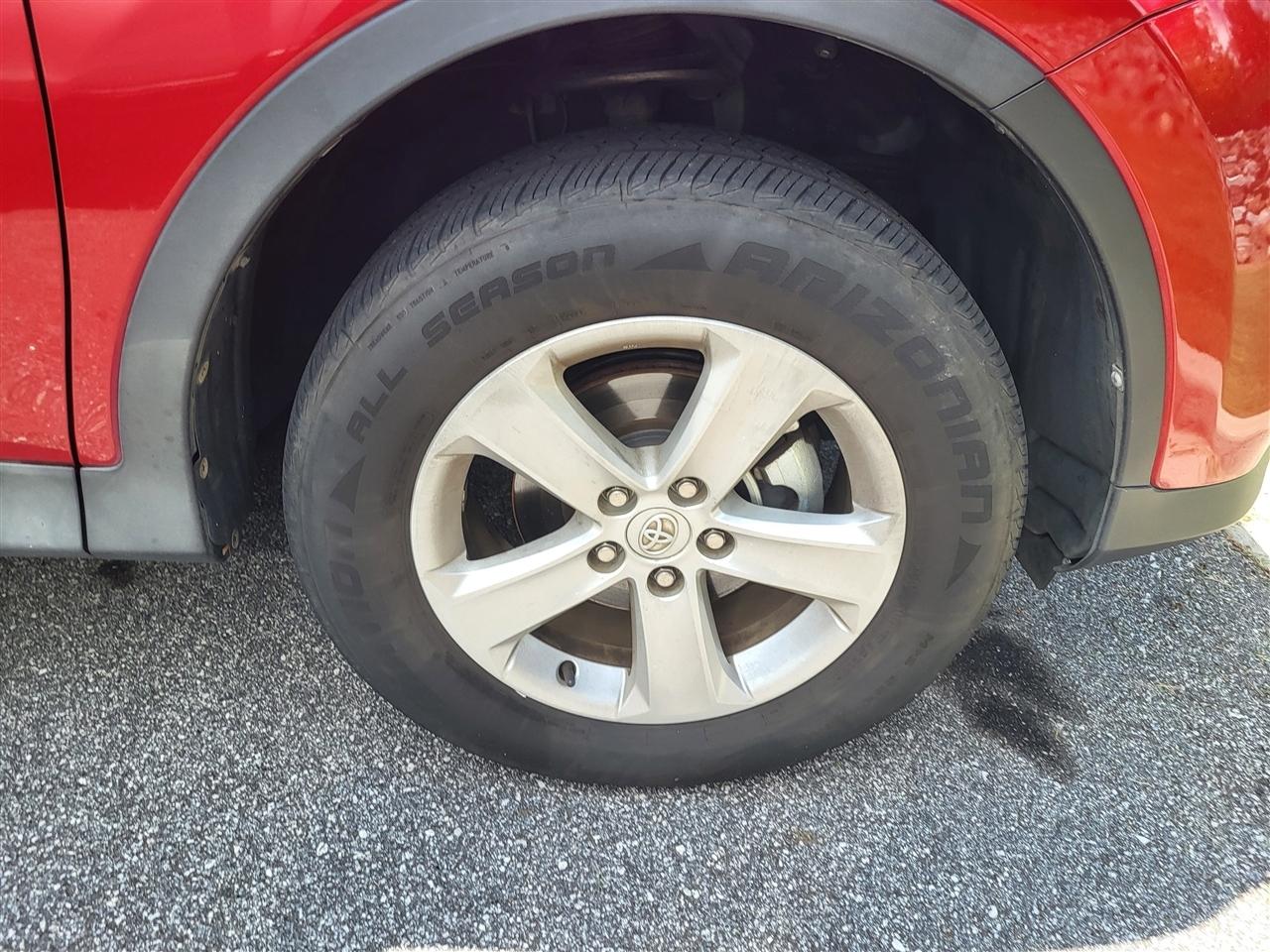 Toyota RAV4 XLE FWD 2014