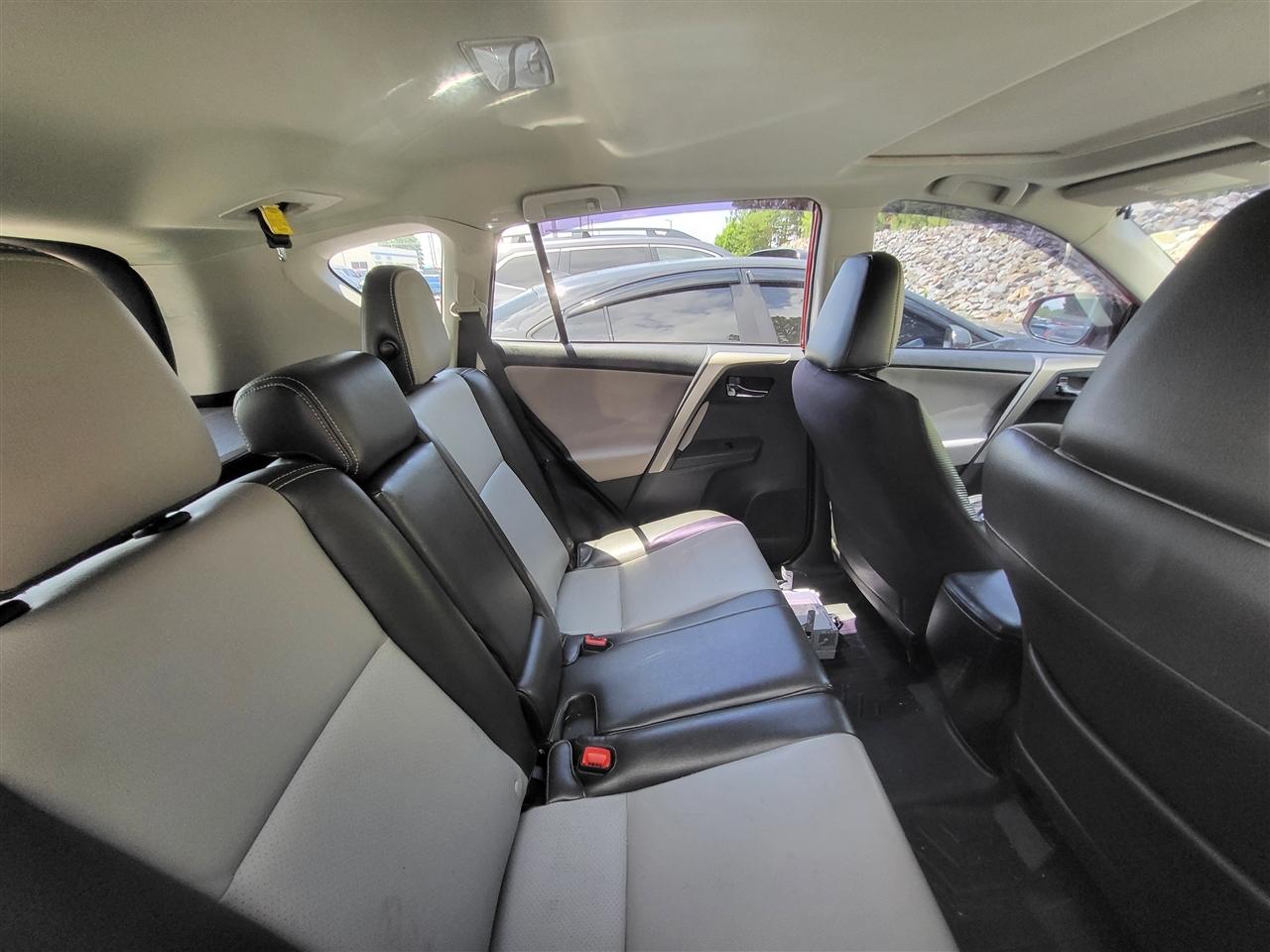 Toyota RAV4 XLE FWD 2014