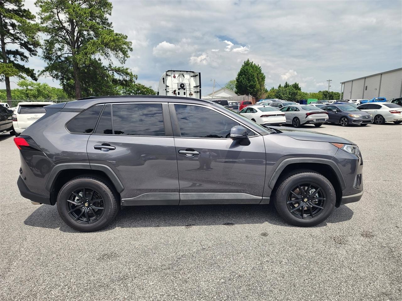Toyota RAV4 XLE 2021