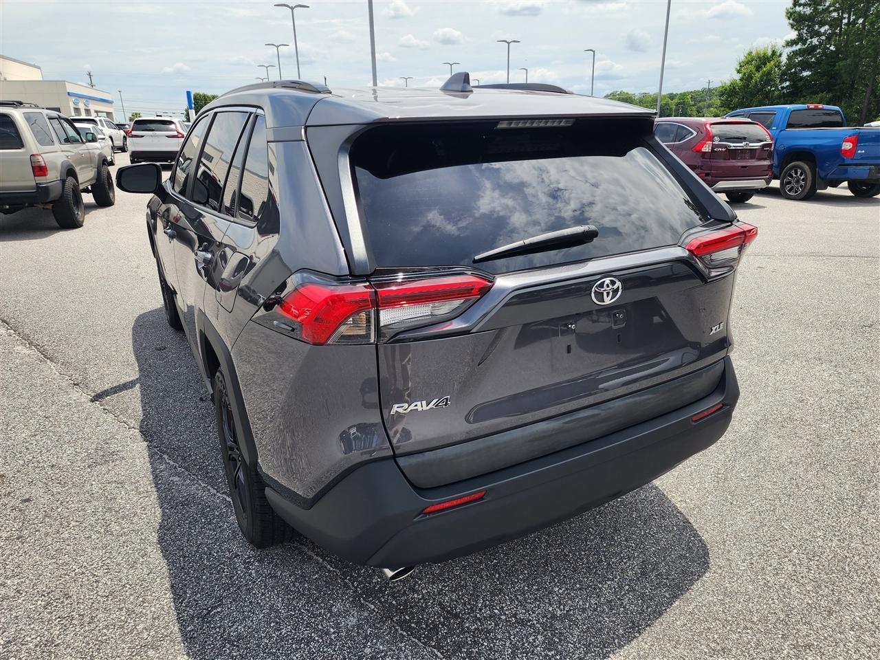 Toyota RAV4 XLE 2021