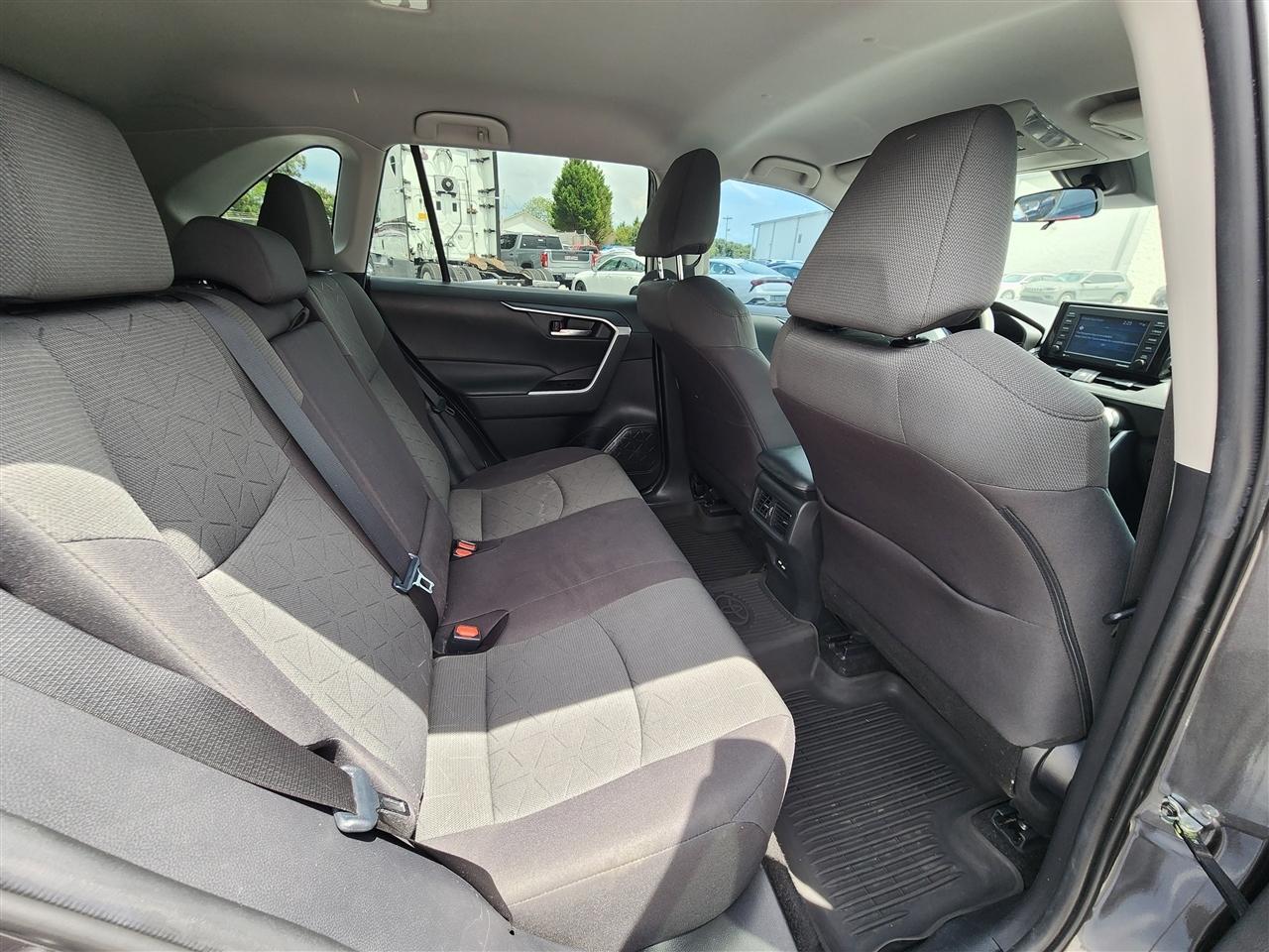 Toyota RAV4 XLE 2021