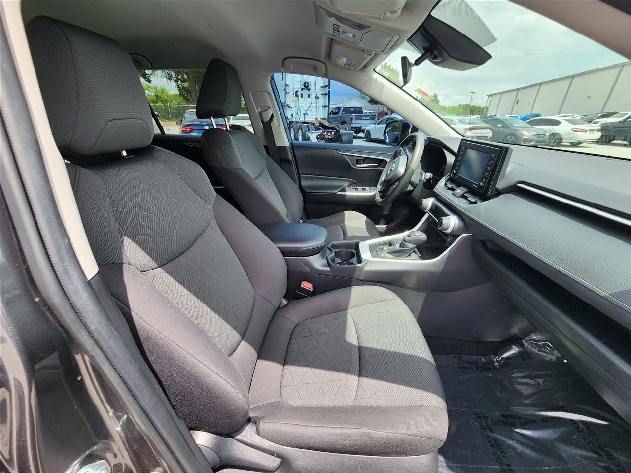 Toyota RAV4 XLE 2021