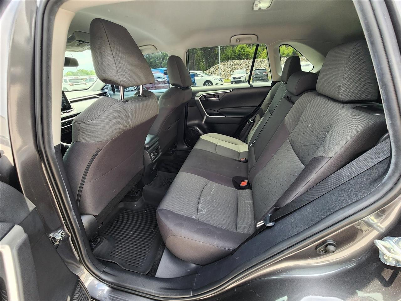 Toyota RAV4 XLE 2021