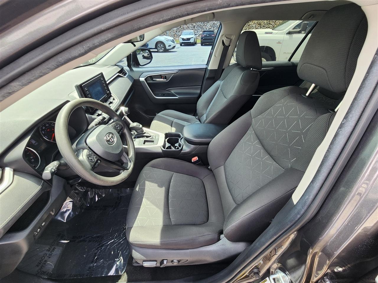Toyota RAV4 XLE 2021