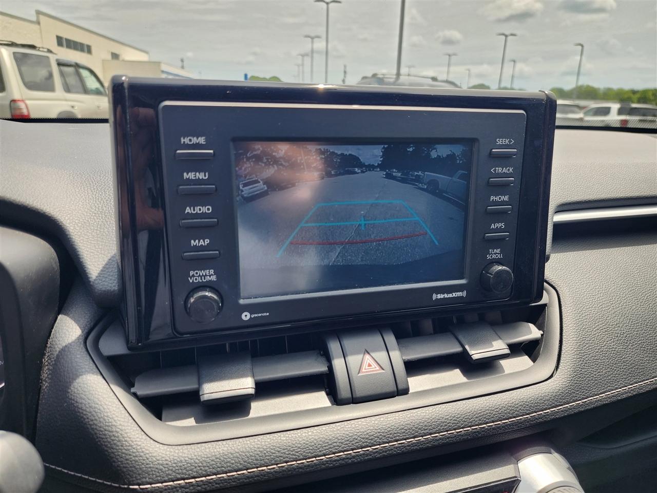 Toyota RAV4 XLE 2021