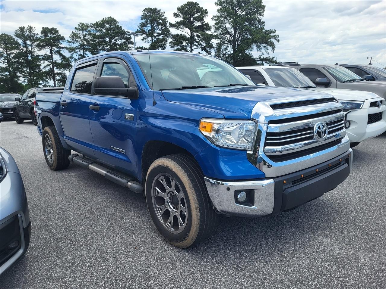 Toyota Tundra SR5 5.7L V8 FFV CrewMax 4WD 2016