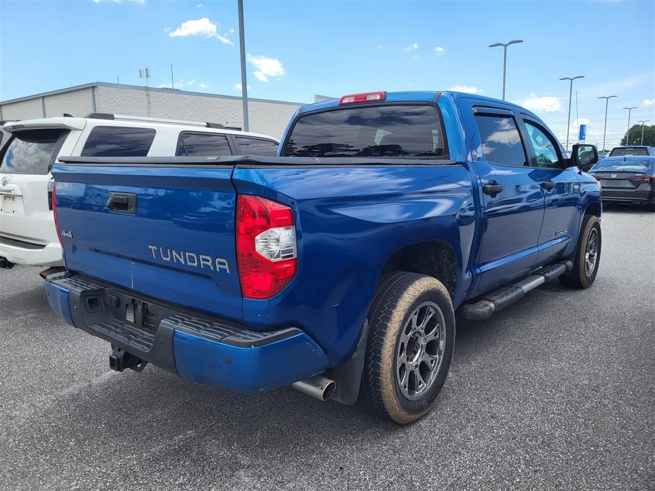 Toyota Tundra SR5 5.7L V8 FFV CrewMax 4WD 2016