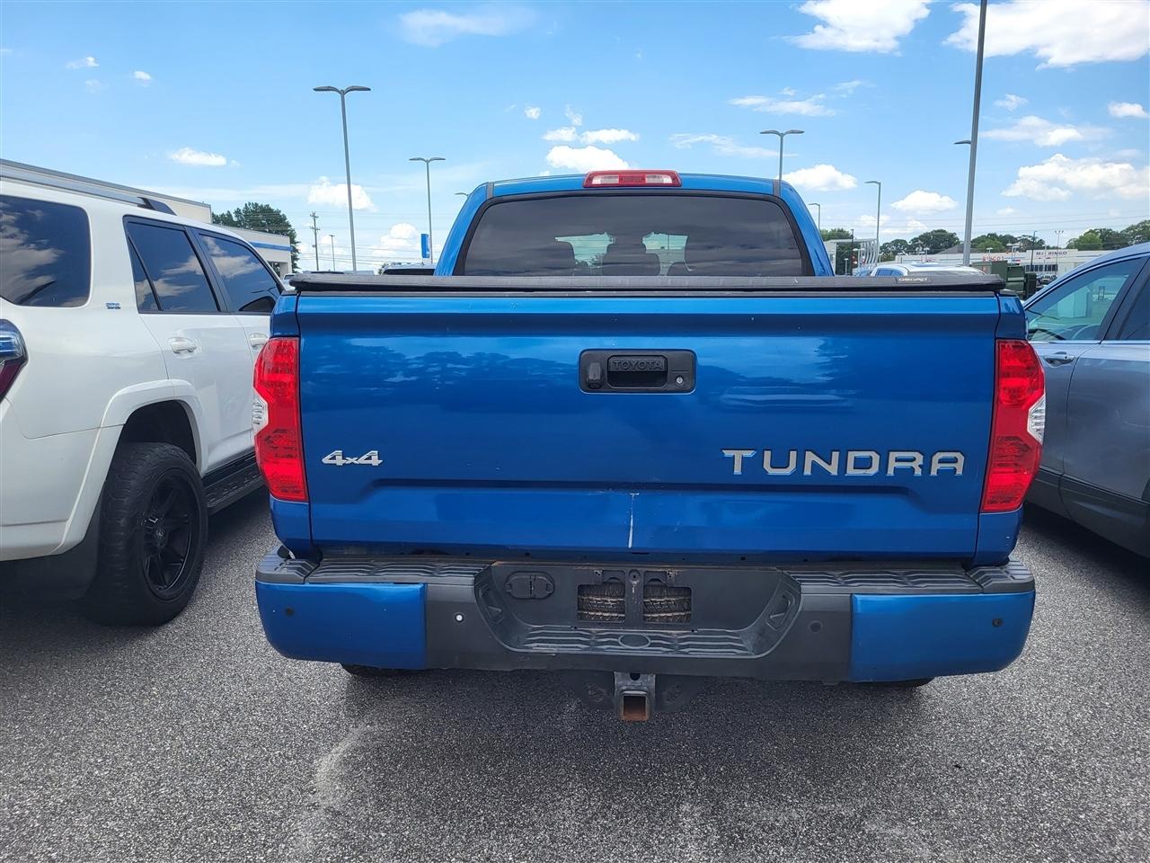 Toyota Tundra SR5 5.7L V8 FFV CrewMax 4WD 2016