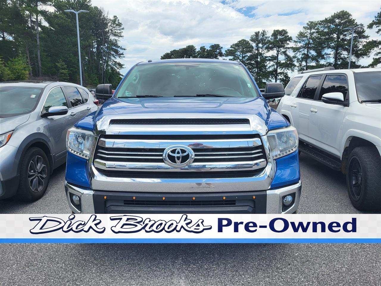 Toyota Tundra SR5 5.7L V8 FFV CrewMax 4WD 2016