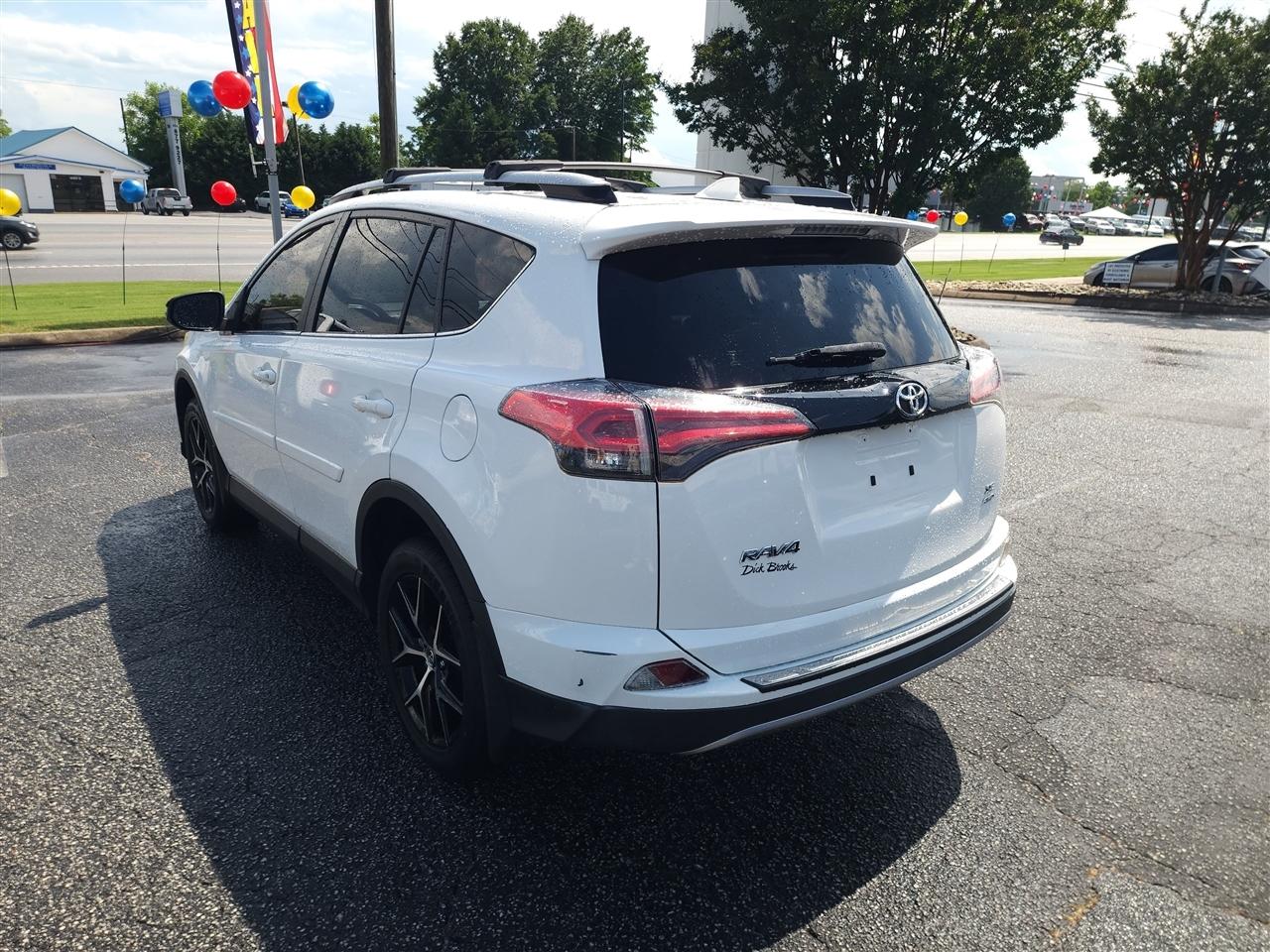 Toyota RAV4 SE 4WD 2018