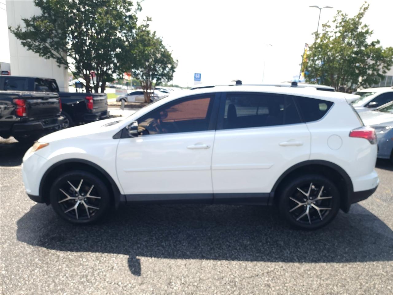 Toyota RAV4 SE 4WD 2018