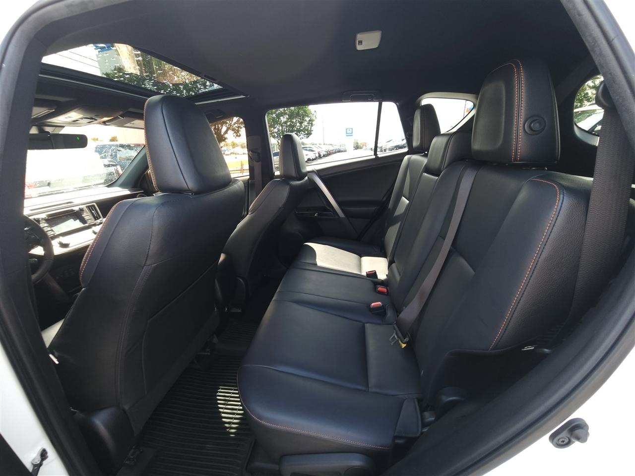 Toyota RAV4 SE 4WD 2018