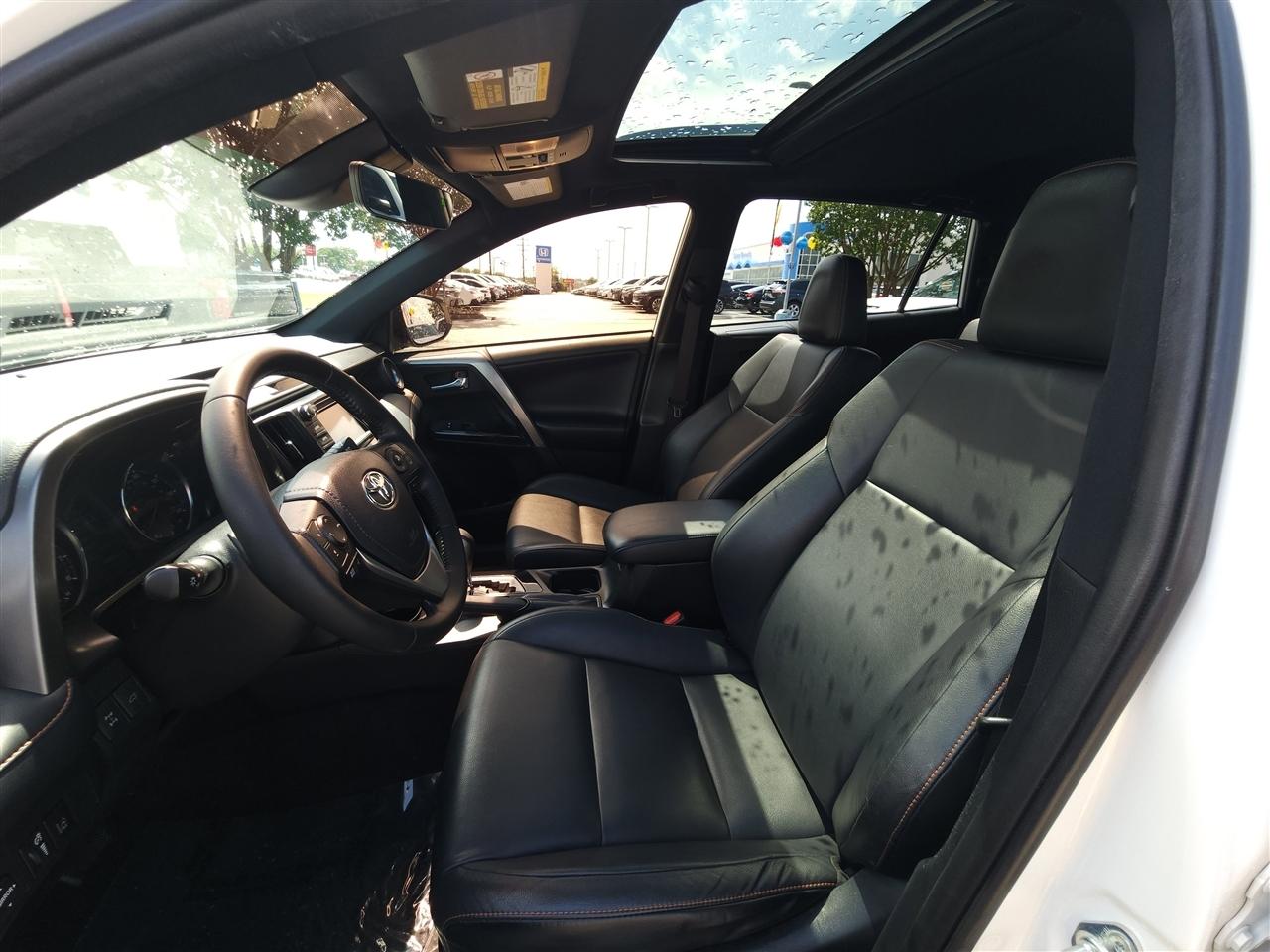 Toyota RAV4 SE 4WD 2018