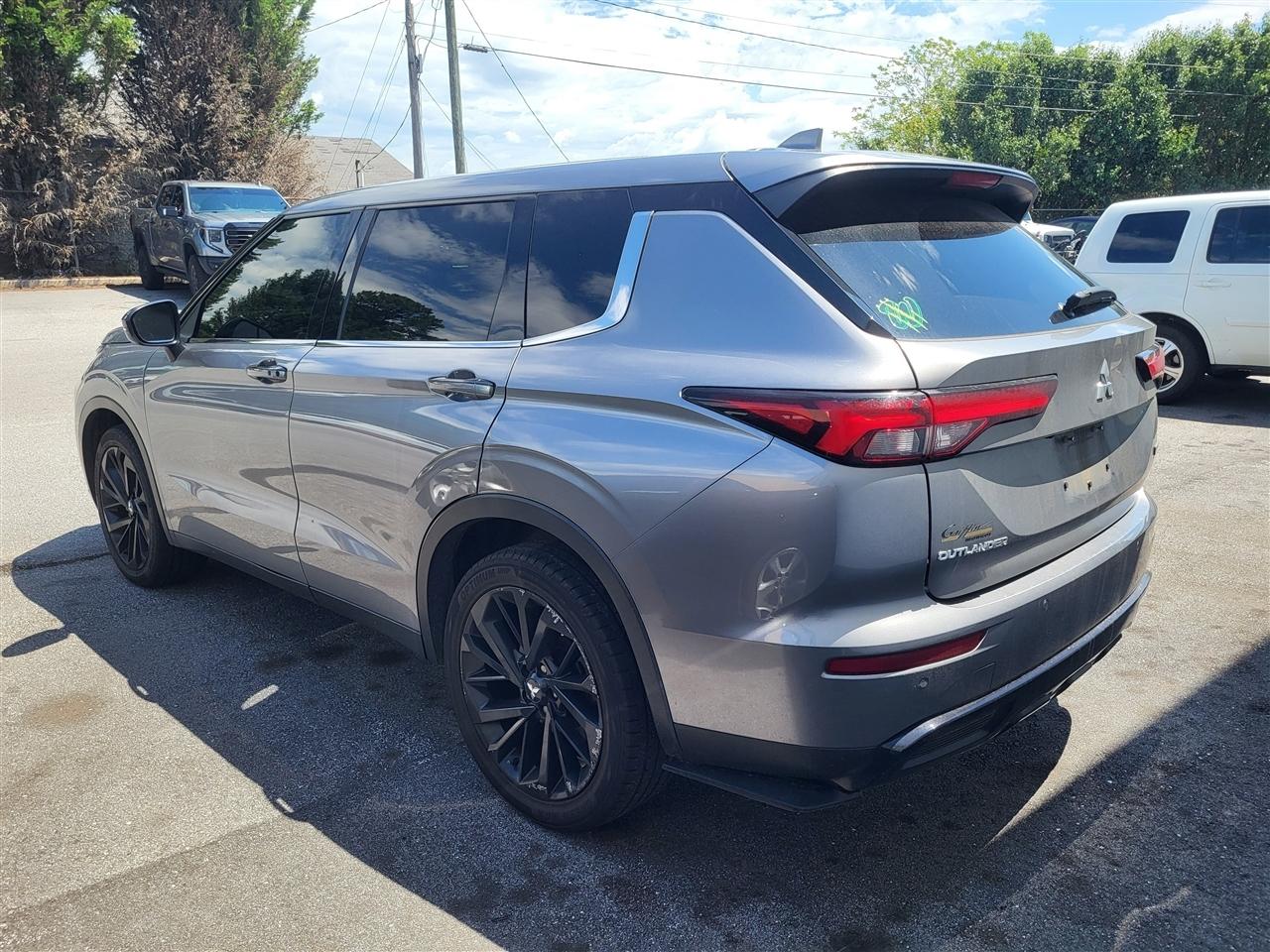 Mitsubishi Outlander SE 4WD 2022