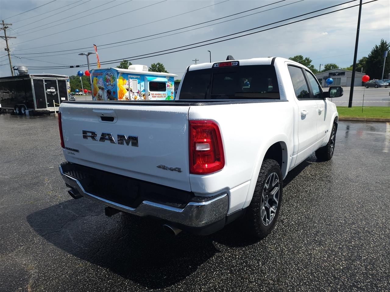 RAM 1500 Laramie Crew Cab SWB 4WD 2025