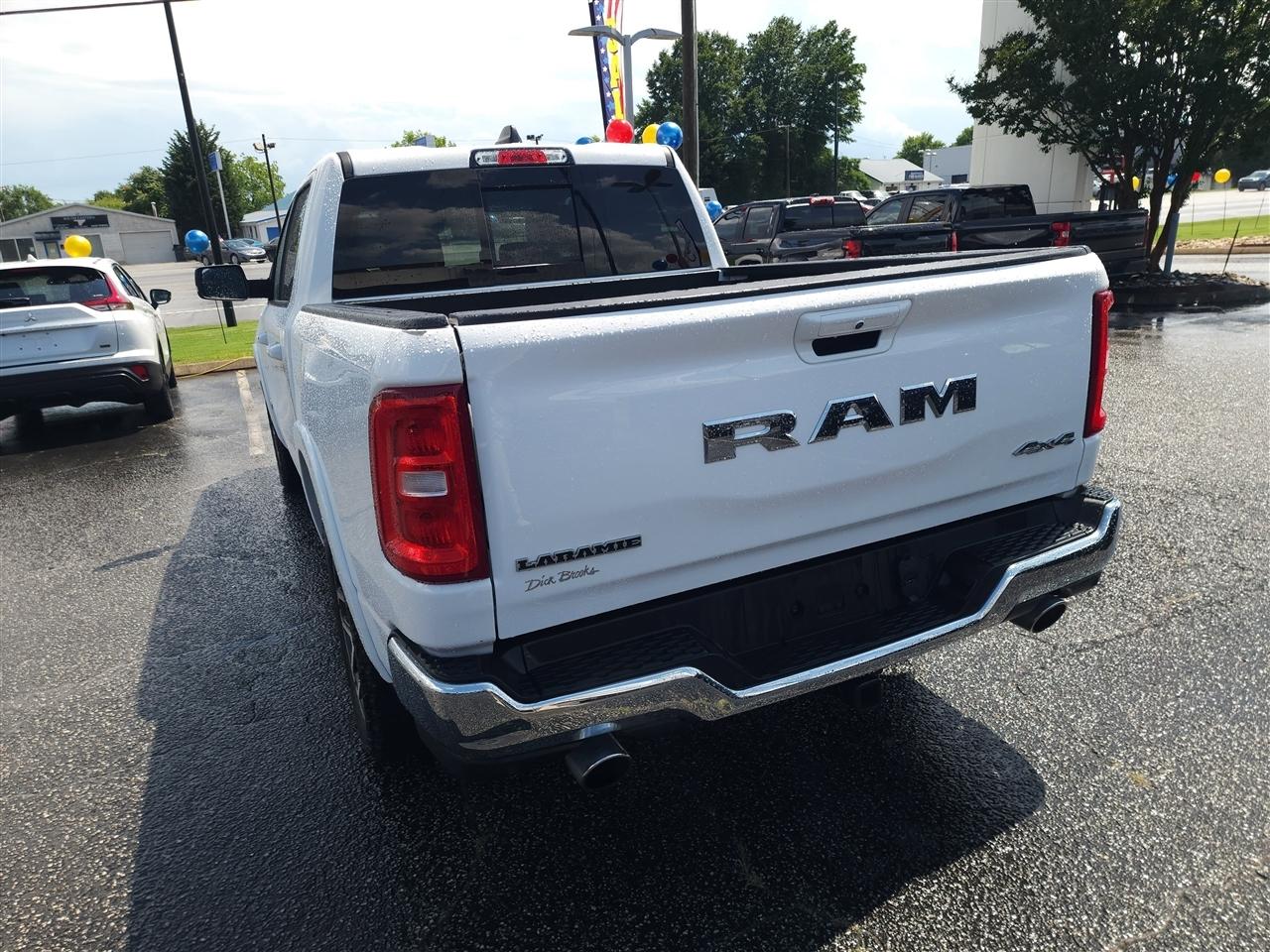 RAM 1500 Laramie Crew Cab SWB 4WD 2025